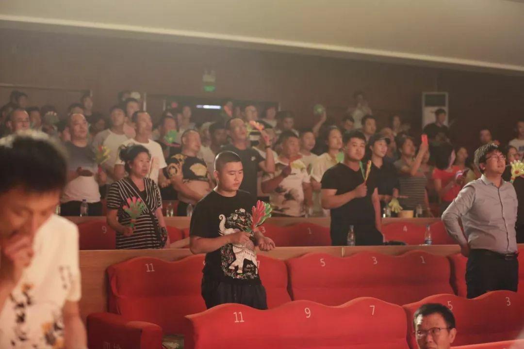 跟前任分手后，一年了，现在还是单身，相了也好几个，不是我看不上，就是女方看不上我，父母说我，眼光高游戏画面